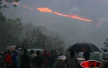 Jeudi 5 avril 2007 - Le Tremblet (Saint-Philippe)

Des émanations de gaz volcanique et de cendres enveloppent toute la région