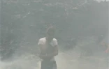 Jeudi 5 avril 2007 - Le Tremblet (Saint-Philippe)

En raison des émanations de gaz volcanique, l'air est difficilement respirable à proximité des coulés