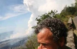 Jeudi 5 avril 2007 - Le Tremblet (Saint-Philippe)

En raison des émanations de gaz volcanique, l'air est difficilement respirable à proximité des coulés