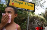Jeudi 5 avril 2007 - Le Tremblet (Saint-Philippe)

En raison des émanations de gaz volcanique, l'air est difficilement respirable à proximité des coulés