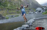 Vendredi 21 octobre 2005 -

Traversée de rivière dans Mafate pour Charles Fontaine