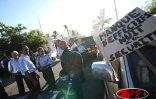 Lundi 29 mai 2006 -

Les surveillants de la prison du Port ne veulent pas d'un allongement de elur temps de service