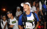 2 758 concurrents ont participé à la 9ème édition du Grand raid les 19, 20 et 21 octobre 2001.