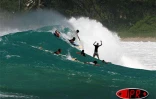 Dimanche 13 décembre 2005

Forte houle à Roches Noires (Saint-Gilles) pour le plus grand plaisir des surfeurs