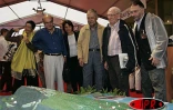 Samedi 10 septembre 2005

Grosse affluence à la fête de l'Humanité où l'Espace tourisme a été inauguré par Paul Vergès président du conseil régional