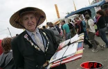 Samedi 10 septembre 2005

Grosse affluence à la fête de l'Humanité où l'Espace tourisme a été inauguré par Paul Vergès président du conseil régional