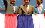 Lors de la visite officielle du président de la République, Jacques Chirac, à La Réunion le jeudi 17, le vendredi 18 et le samedi 19 mai 2001