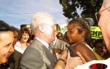 Lionel Jospin, alors Premier ministre a effectué un séjour éclair à La Réunion le samedi 9 mars 2002