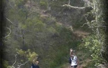 Les concurrents du Grand raid 2002 traversent la région montagneuse de Kervegen dans le Sud de l'île