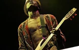Samedi 7 août 2004

Keziah Jones le guitariste aux doigts magiques