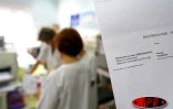Jeudi 16  février 2006

Le laboratoire de biologie du CHD de Bellepierre (Saint-Denis) pratique quotidiennement une soixantaine de mises en évidence du virus du chikungunya