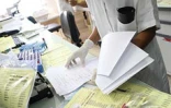 Jeudi 16  février 2006

Le laboratoire de biologie du CHD de Bellepierre (Saint-Denis) pratique quotidiennement une soixantaine de mises en évidence du virus du chikungunya