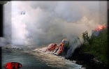 14 janvier 2002, la lave traverse la route nationale 2 reliant Sainte-Rose (Est) à Saint-Philipe (Sud) et se jete dans la mer