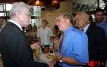 Le Premier ministre Lionel Jospin en visite officielle à La Réunion du jeudi 25 janvier au samedi 27 janvier 2001. Il s'est prononcé en faveur de la bidépartementalisation de l'île