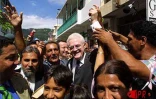 Le Premier ministre Lionel Jospin en visite officielle à La Réunion du jeudi 25 janvier au samedi 27 janvier 2001. Il s'est prononcé en faveur de la bidépartementalisation de l'île