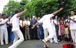 Le Premier ministre Lionel Jospin en visite officielle à La Réunion du jeudi 25 janvier au samedi 27 janvier 2001. Il s'est prononcé en faveur de la bidépartementalisation de l'île
