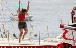 Jeudi 15 mars 2007 -

La navigatrice Maud Fontenoy à son arrivée au port de la Pointe des Galets