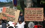 Jeudi 13 avril 2006 

Les &quot;emplois aidés&quot; ont manifesté devant la préfecture pour obtenir le maintien de leurs postes