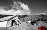 Mafate, c'est l'aventure de La Réunion authentique. La rencontre de gens simples à l'histoire rude aimant partager leur quotidien avec les gens de passages