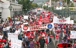 Environ 15 000 personnes ont manifesté à Saint-Denis à l'occasion de la fête du 1er mai 2003. C'est la première fois que la célébration d'un 1er mai rassemble autant de monde à La Réunion