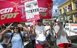 Environ 15 000 personnes ont manifesté à Saint-Denis à l'occasion de la fête du 1er mai 2003. C'est la première fois que la célébration d'un 1er mai rassemble autant de monde à La Réunion