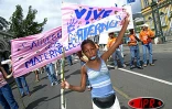 Environ 15 000 personnes ont manifesté à Saint-Denis à l'occasion de la fête du 1er mai 2003. C'est la première fois que la célébration d'un 1er mai rassemble autant de monde à La Réunion