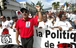Environ 15 000 personnes ont manifesté à Saint-Denis à l'occasion de la fête du 1er mai 2003. C'est la première fois que la célébration d'un 1er mai rassemble autant de monde à La Réunion