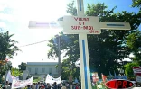 20 000 grévistes de l'Éducation nationale ont manifesté dans les rues de Saint-Denis le mardi 15 avril 2003. il s'agit de la plus grande manifestation de ces 20 dernières années