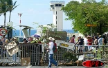 Lundi 2 juin 2003 -
Les grévistes de l'Éducation nationale ont passé la journée à jouer au chat et à la souris avec les forces de l'ordre
