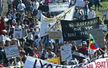 La manifestation des personnels de l'Éducation nationale à Saint-Denis a rassemblé 12 000 prsonnes le lundi 19 mai 2003
