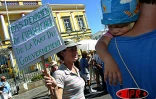 Mardi 3 juin 2003 -
Des affrontements ont opposé les manifestants et les forces de l'ordre
