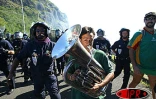 Mardi 3 juin 2003 -
Des affrontements ont opposé les manifestants et les forces de l'ordre