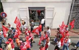 Mardi 21 novembre 2006 - 
A l'appel de l'intersyndicale entre 1000 et 1500 personnes ont manifesté contre la politique du gouvernement