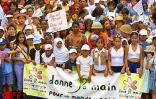 15 000 personnes ont participé dimanche matin 7 octobre 2001 à une marche pour la paix àSaint-Denis. L'action était organisée en réaction à la situation de crise engendrée par les attentats meurtriers du 11 septembre 2001 aux Etats-Unis