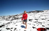 Mercredi 11 Octobre 2006 

Avant son tour du monde à la voile en solitaire et à contre-courants Maud de Fontenoy a assisté au spectacle du mariage du feu et de la neige