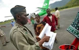Anjouan octobre 2005 -

Ressortissants d'Anjouanais arrivant dans leur pays après avoir été expulsés de Mayotte.