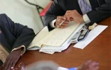 Anjouan octobre 2005 -

Djaanfar Salim Allaoui, ministre de l'Intérieur d'Anjouan &quot;Il faut vivre la réalité de la misère pour comprendre le phénomène de l'immigration clandestine&quot;