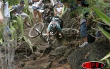 Dimanche 20 novembre 2005 -

Julien Absalon, champion olympique en titre, a été le grand perdant de la 11ème édition de la Mégavalanche. Une chute lui a fait perdre de précieuses secondes