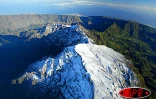 Dimanche 3 août 2003
Spectacle exceptionnel du volcan et du Piton des Neiges sous la neige glacée