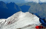 Dimanche 3 août 2003
Spectacle exceptionnel du volcan et du Piton des Neiges sous la neige glacée