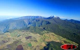 Dimanche 3 août 2003
Spectacle exceptionnel du volcan et du Piton des Neiges sous la neige glacée