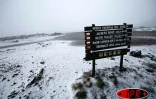 Mardi 10 octobre 2006 -

Phénomène exceptionnel, il a neigé sur la région du volcan - Photo Sky/Imaz Press Réunion