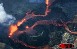 Mardi 4 octobre 2005 -

Le piton de la Fournaise est entré en éruption depuis 14h26