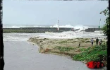 Le cyclone intense Ando est passé au large de la Réunion le samedi 6 janvier 2001.