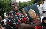 Jeudi 7 avril 2005 - 

Plusieurs milliers de personnes ont assisté en l'église du Chaudron à la messe en mémoire de Jean-Paul II