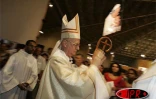 Jeudi 7 avril 2005 - 

Plusieurs milliers de personnes ont assisté en l'église du Chaudron à la messe en mémoire de Jean-Paul II