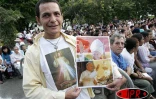 Jeudi 7 avril 2005 - 

Plusieurs milliers de personnes ont assisté en l'église du Chaudron à la messe en mémoire de Jean-Paul II