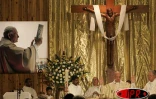 Jeudi 7 avril 2005 - 

Plusieurs milliers de personnes ont assisté en l'église du Chaudron à la messe en mémoire de Jean-Paul II