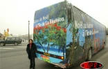 Mardi 20 décembre 2005
 
Un bus aux couleurs de La Réunion a silloné les rues de Paris