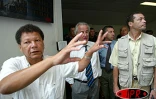Une bonne partie des collèges et des lycées de La Réunion a été paralysée ce mardi 8 avril 2003 par un mouvement de grève. Les grévistes protestent contre les projets du gouvernement sur la réforme de la décentralisation et sur les régimes de retraites